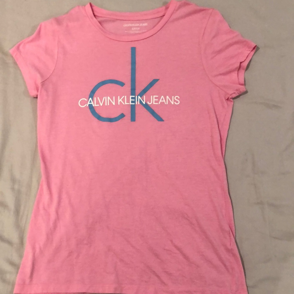 Pink Calvin Klein t-shirt